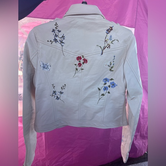 Romeo and Juliet Jacket - Picture 2 of 4